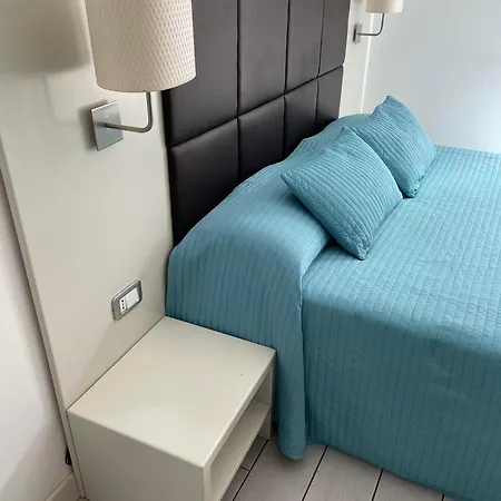 Zara * קוריליאנו קלאברו